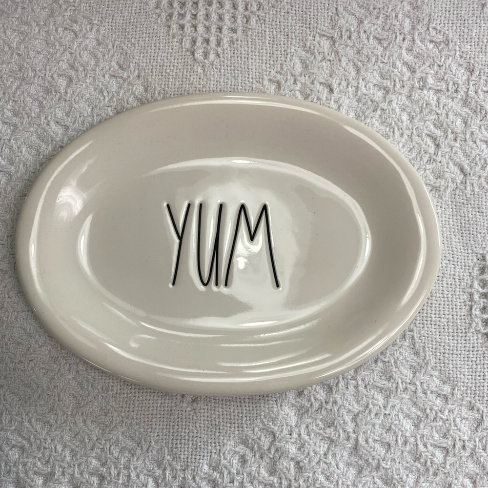 Rae Dunn “Yum” Plate